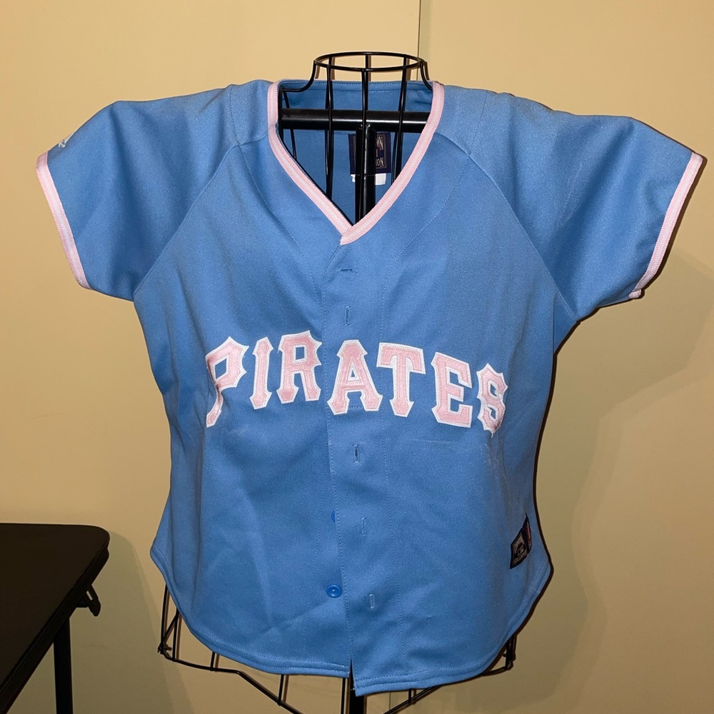 pirates collection shirt 🌺